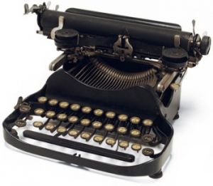 Antique black typewriter - myLusciousLife.com.jpg
